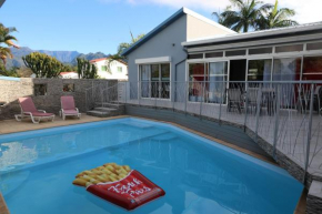 Villa Malaya détente assurée piscine, jacuzzi et babyfoot